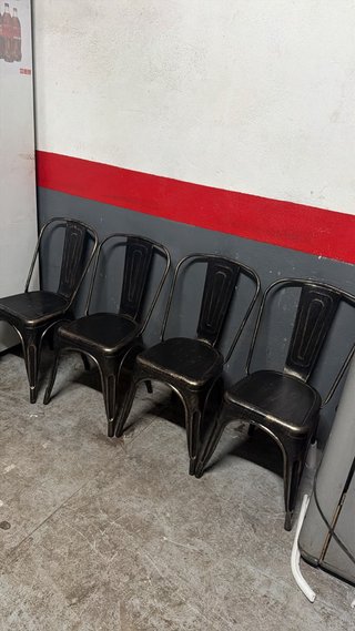 Sillas estilo industrial bajas vintage a 12€ unida