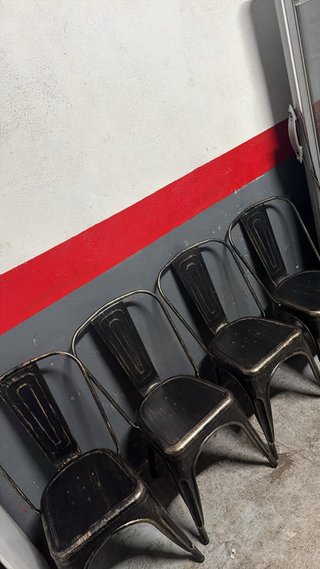 Sillas estilo industrial bajas vintage a 12€ unida