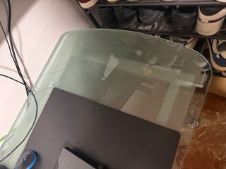 Escritorio de cristal y metal