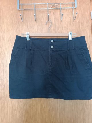 Falda corta negra Talla L