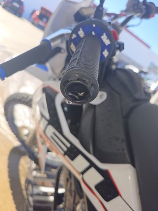 Rieju MR 125 Enduro Blanca y Roja