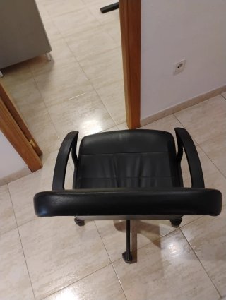 Silla de oficina negra