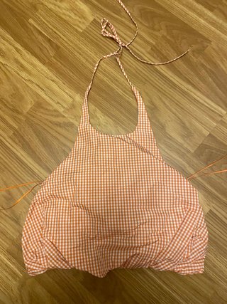 Top de cuadros naranja y blanco
