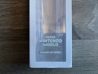 Caja Vacía Power-Up Band Super Nintendo World