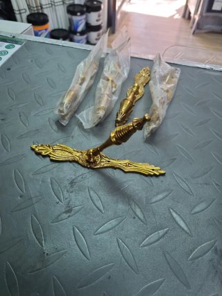 5 Tiradores Dorados Antiguos