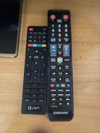 Televisor Samsung 40” Full HD, receptor y mandos