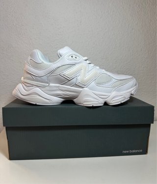 New Balance 9060 Talla 38 Blancas