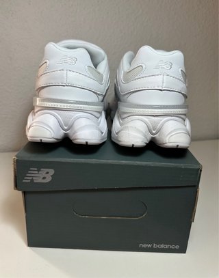 New Balance 9060 Talla 38 Blancas