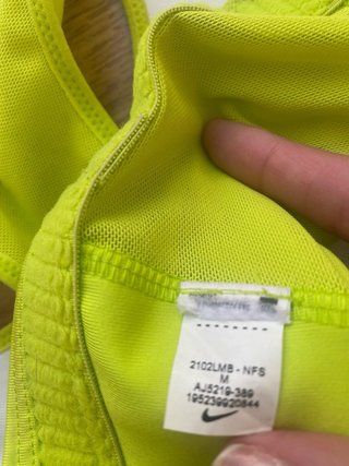 Sujetador deportivo Nike verde