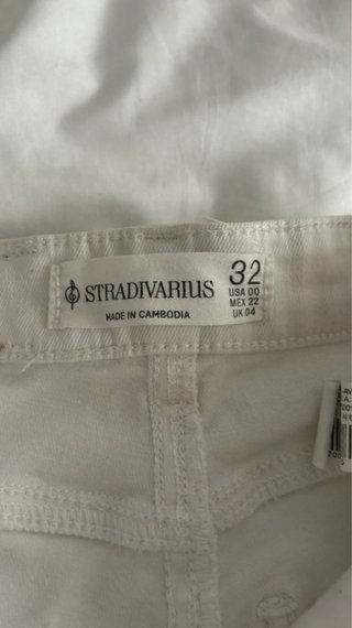 Pantalón Campana Stradivarius Blanco