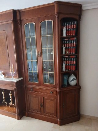 Mueble de comedor clásico de madera maciza
