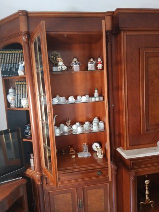 Mueble de comedor clásico de madera maciza