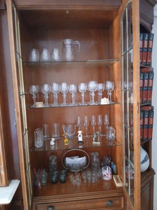 Mueble de comedor clásico de madera maciza