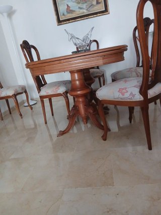 Mueble de comedor clásico de madera maciza