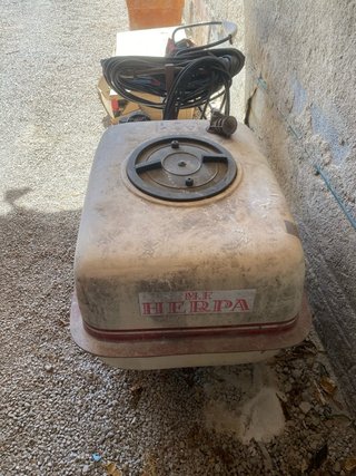 Máquina de fumigar HERPA de 200 litros