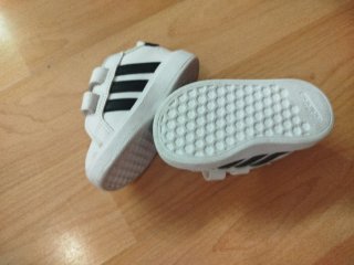 Zapatillas deportivas Adidas para bebé talla 19