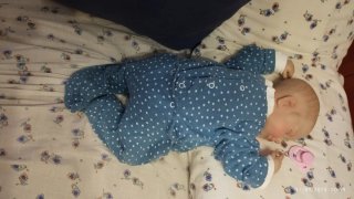 Muñeca Reborn con chupete