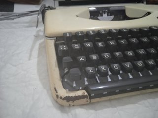Máquina de escribir Olympia portátil