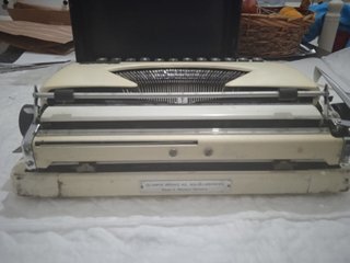 Máquina de escribir Olympia portátil
