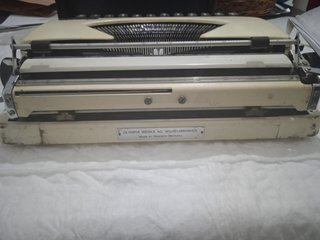 Máquina de escribir Olympia portátil
