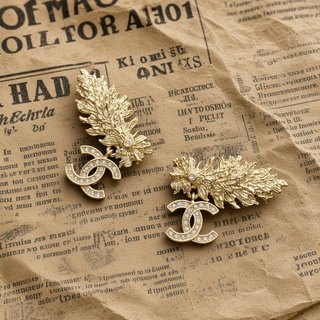 Pendientes Chanel Dorados Flores y Cristales