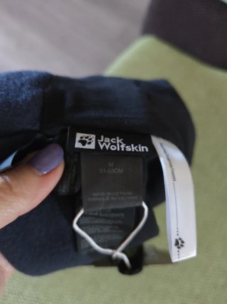 Gorro polar azul con huellas