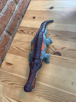 Figura dinosaurio cocodrilo