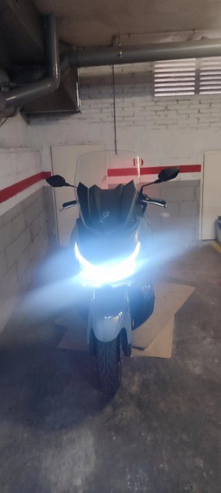 Scooter SYM 125cc Gris. Como nueva solo 5:800km