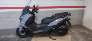 Scooter SYM 125cc Gris. Como nueva solo 5:800km