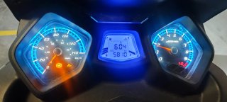 Scooter SYM 125cc Gris. Como nueva solo 5:800km