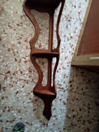 Estantería rinconera de madera