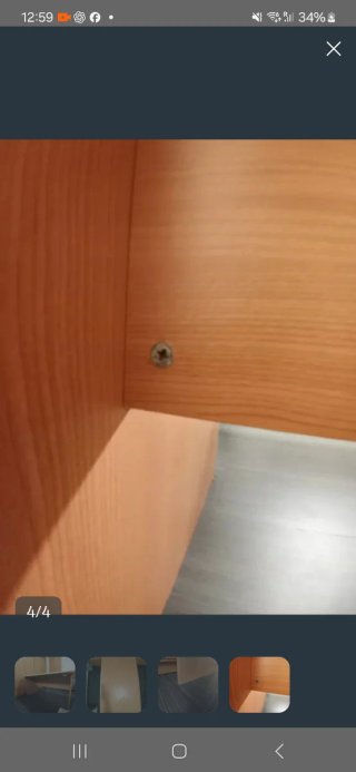Escritorio de madera marrón