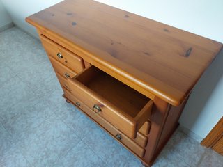 Cómoda de pino macizo