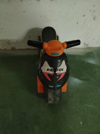 Moto correpasillos Repsol niños