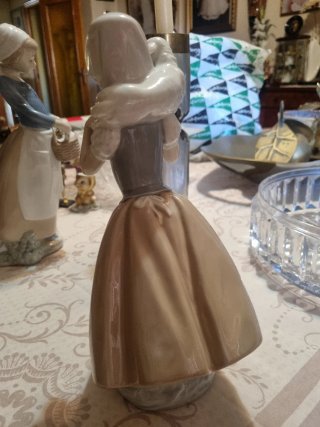 Pastora con cordero Lladro