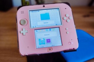 Nintendo 2DS Rosa + 6 Giochi DS