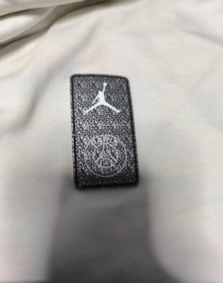 Sudadera Jordan Blanca y Negra