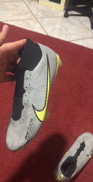 Scarpe da calcio Nike grigie e gialle