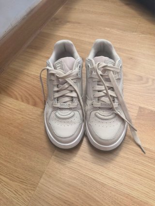 Zapatillas Fila beige talla 38
