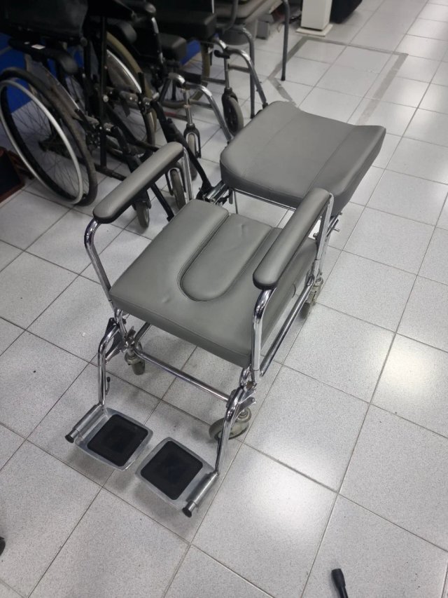 Silla de ruedas reclinable