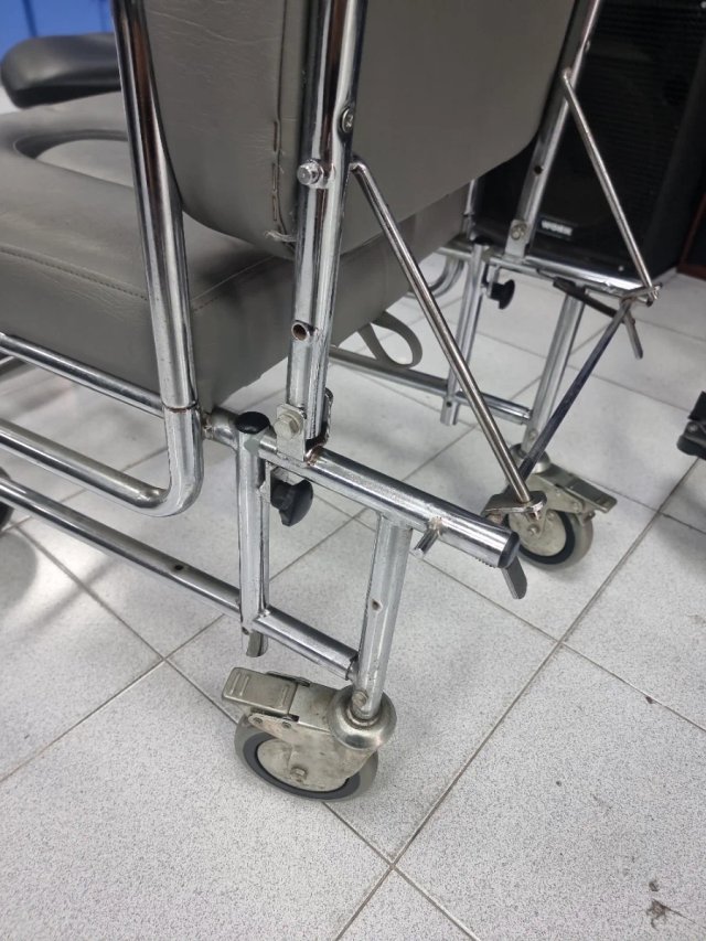 Silla de ruedas reclinable