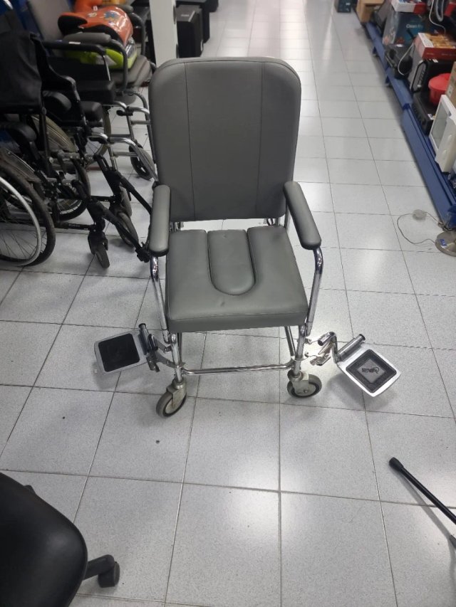 Silla de ruedas reclinable