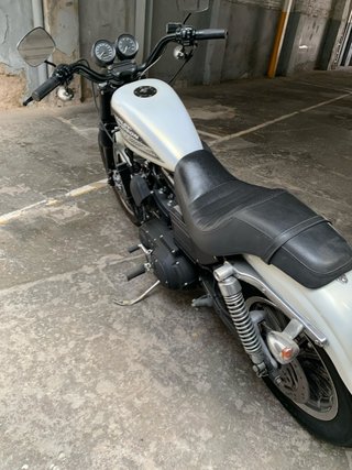 Harley-Davidson 883 R Sportster