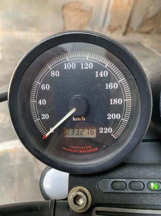 Harley-Davidson 883 R Sportster