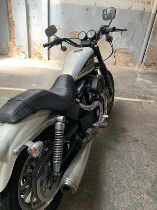 Harley-Davidson 883 R Sportster