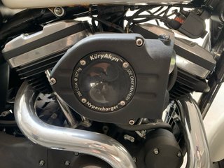 Harley-Davidson 883 R Sportster