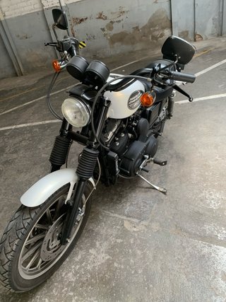 Harley-Davidson 883 R Sportster