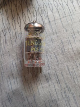 Válvula Tungsram retro y conjunto de válvulas