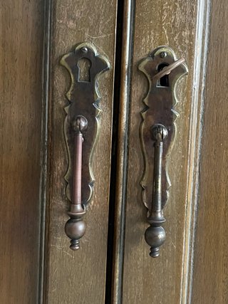 Armario antiguo de madera