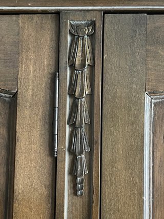 Armario antiguo de madera